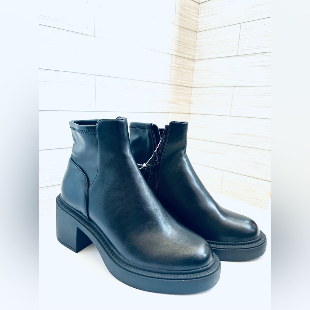 Madden Girl Black Ankle Booties Womens Sz 7.5